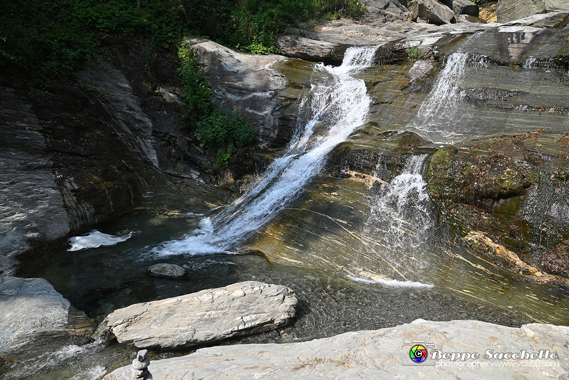 VBS_2866 - Novalesa - Abbazia. Parrocchia. Cascata del Rio Bard.jpg